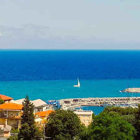 Vista Mare Tra Gli Ulivi Varazze