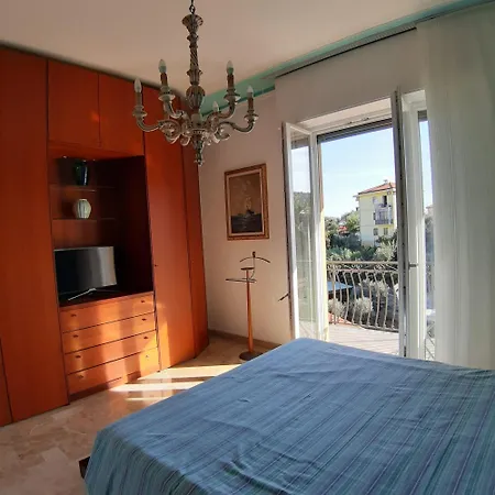 Vista Mare Tra Gli Ulivi