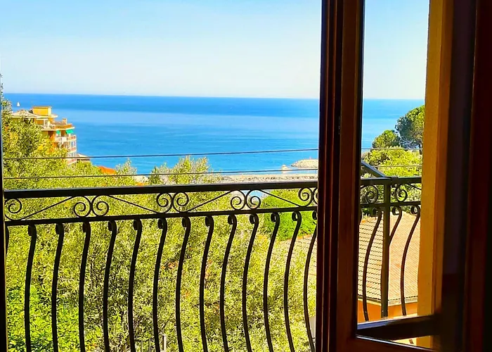 Vista Mare Tra Gli Ulivi